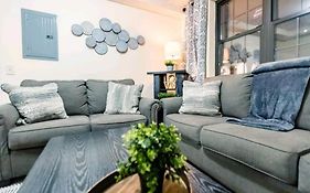 Cozy Center City Apartment - Walk To City Hall
